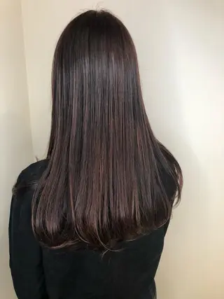 ロング カラー ウルフカット／吉村 桃子のヘアスタイル