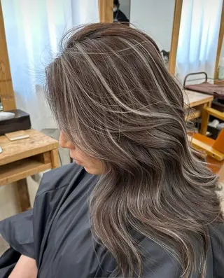 セミロング 新宿/ハイライト/ 白髪ぼかし/りきやのヘアスタイル