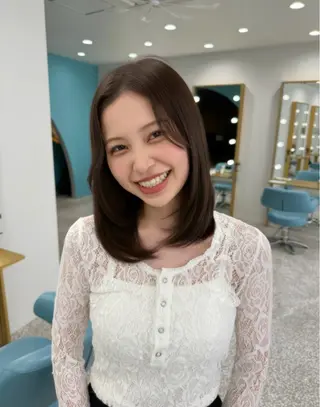 ミディアム 坂田 奈菜子のヘアスタイル