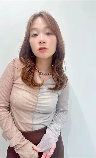 セミロング カラー 小顔レイヤー/ ベージュ🤍Rieのヘアスタイル