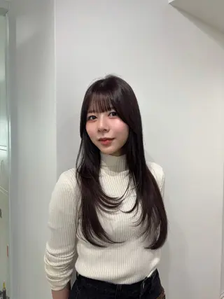 ロング カラー 抜け感レイヤー︴ ニュアンスカラーのヘアスタイル