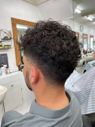 ショート パーマ メンズ 本橋 琴実のヘアスタイル