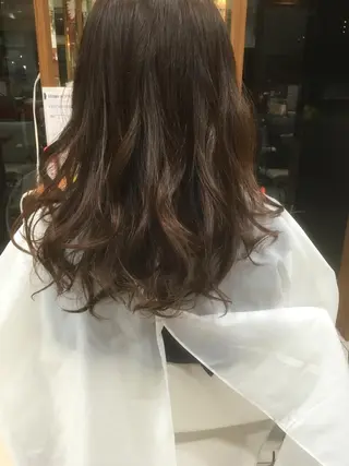 ミディアム カラー 白髪ぼかしハイライト 柳川拓哉のヘアスタイル
