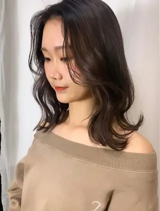 ミディアム カラー ヘアアレンジ 髙塚碧🇰🇷 韓国ヘア🎗️のヘアスタイル
