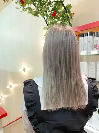 セミロング ゆぴ☾/推しカラー /ハイトーンのヘアスタイル