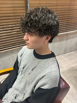 ショート カラー パーマ メンズ 勝毛 広貴のヘアスタイル