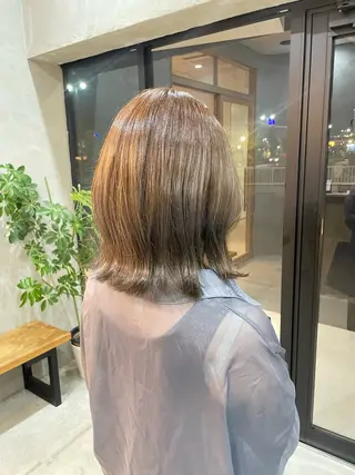 ミディアム カラー la fith hinaのヘアスタイル