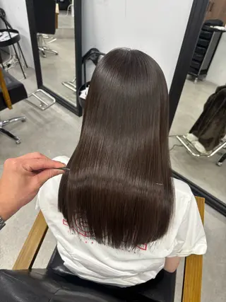 セミロング カラー マツダ レンのヘアスタイル