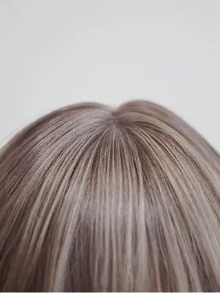 ミディアム カラー Muミュー/ブリーチ ハイトーン　Wカラーのヘアスタイル