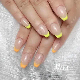 ネイル 🦋 Queenieのネイルデザイン