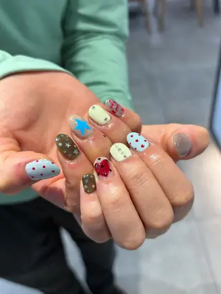 ネイル 暖色カラー/ 着付け momo🍀🪽のネイルデザイン