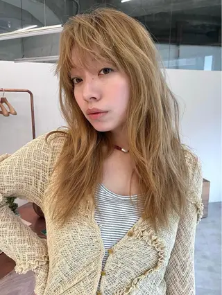 ロング anri/大阪/ レイヤーカットのヘアスタイル