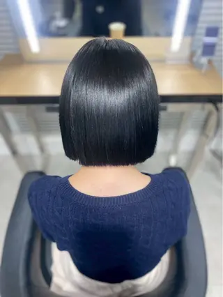 ショート カラー 韓国レイヤー透明感 艶カラー美髪縮毛矯正のヘアスタイル