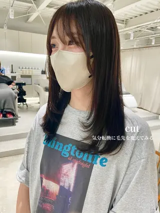 ロング 峯崎 葵のヘアスタイル