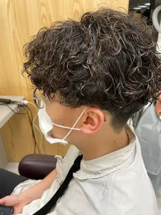 ショート パーマ メンズ くるくるパーマ aikoのヘアスタイル