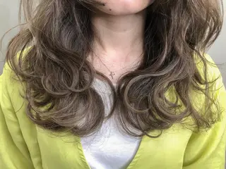 ロング カラー 【透明感、艶髪】西村 有司のヘアスタイル