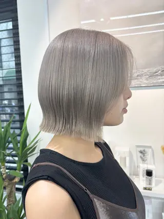 ショート ハイトーンカラー 🦋yuri🦋のヘアスタイル
