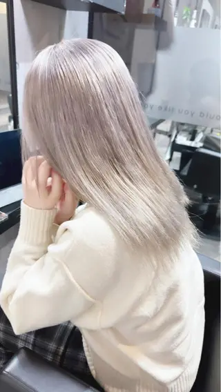 ミディアム TAKAMI 髪と爪を同時に施術のネイルデザイン