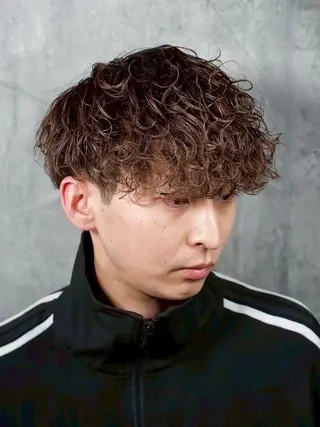ショート パーマ 深井 龍生のヘアスタイル