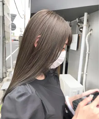 セミロング カラー navile momoのヘアスタイル
