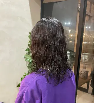 セミロング パーマ la fith hinaのヘアスタイル