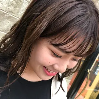 ミディアム 松永 果菜のヘアスタイル
