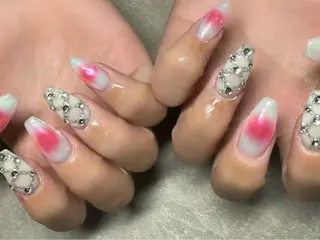 ネイル LAVISH 大和店 🤱子連れ大歓迎のネイルデザイン