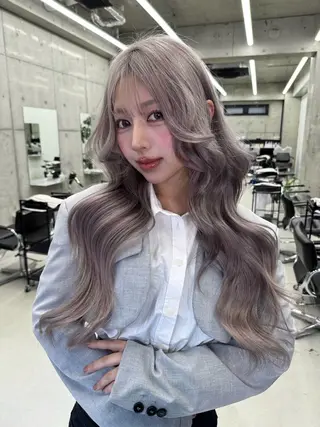 カラー Asami／名古屋／ ハイトーン／デザインのヘアスタイル