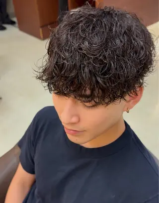 ショート パーマ メンズ 三宅 壱輝のヘアスタイル