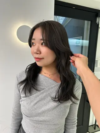 ミディアム カラー lomalia moekaのヘアスタイル