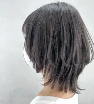 ミディアム 前田 菜奈子のヘアスタイル