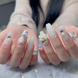 ネイル Queens テイのネイルデザイン
