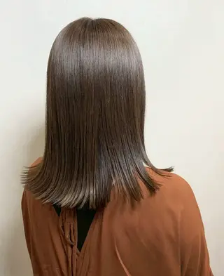 セミロング カラー 佐々岡 亮介のヘアスタイル
