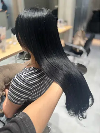ロング カラー ミオ💎ショート 透ける暗髪のヘアスタイル