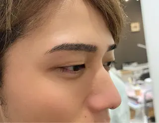 メンズ アイブロウ salon emu mamiのマツエク・マツパデザイン