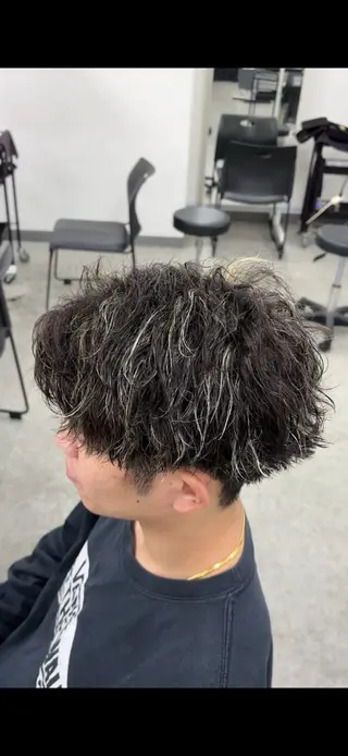 カラー パーマ メンズ ツイスパ特化🔥 メグルのヘアスタイル