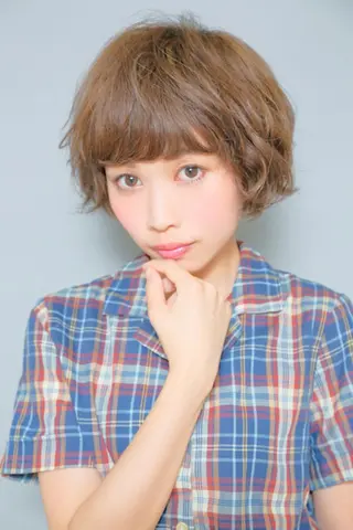 ショート カラー アルファ シェリのヘアスタイル