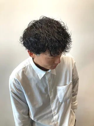 パーマ メンズ 透明感カラー レイヤー亀井唯登のヘアスタイル
