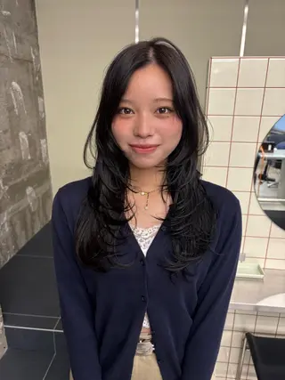 ロング BELLA ナナカのヘアスタイル