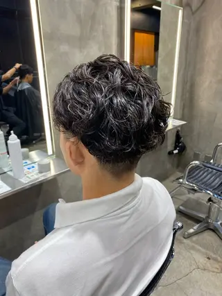 パーマ メンズ 透明感カラー🌿 グレージュ🐺陽介のヘアスタイル