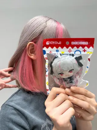 ロング カラー インナーカラー 推し ブリーチ 髪質改善のヘアスタイル