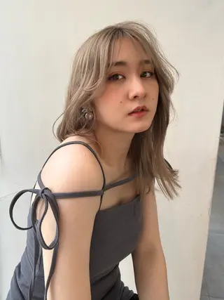 セミロング カラー ヘアアレンジ 透明感カラー🩵 レイヤーカットYUIのヘアスタイル