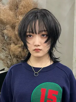 セミロング カラー イツク ⚡️ ルーツ/ハイトーンのヘアスタイル