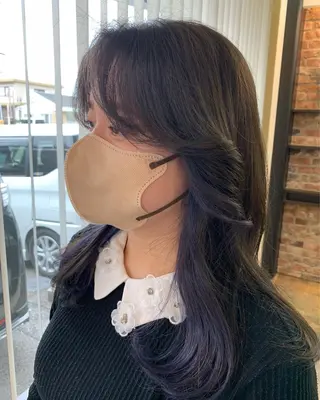 セミロング カラー 岡田 七海のヘアスタイル