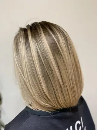 ミディアム カラー ハイトーン得意😍 Lumiereのヘアスタイル