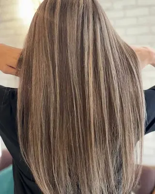 ロング カラー 浅川 実行のヘアスタイル