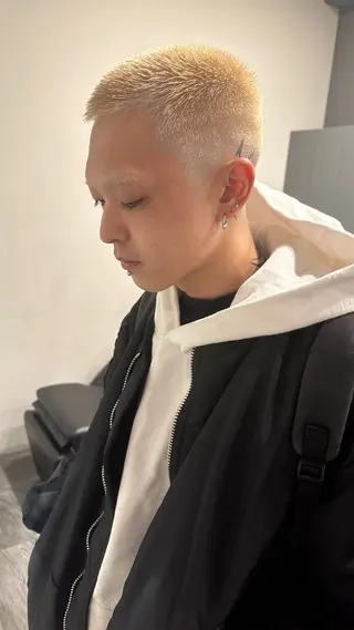 ショート カラー メンズ 渋谷メンズショート 特化🥋 渡邊健流のヘアスタイル