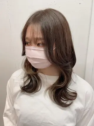ミディアム カラー ウルフカット レイヤーカット上柿のヘアスタイル