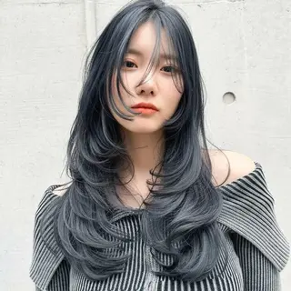 セミロング ハッシュカット 田窪珠妃のヘアスタイル