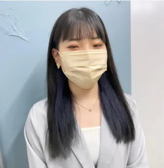 セミロング カラー 横尾 歩のヘアスタイル